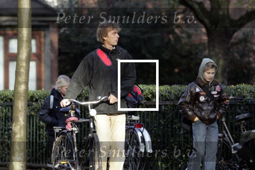 Amsterdam 30 november 2005
Derk Bolt (spoorloos ) met kinderen