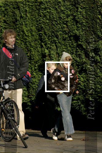 Amsterdam 30 november 2005
Derk Bolt (spoorloos ) met kinderen
