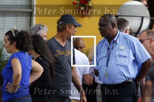 Curacao 31 december 2014
Willeke Alberti Jeroen Krabbe met vrouw Herma Krabbe zoon Jasper krabbe ( met dochters) Rogier van Boxtel en Derk Bolt bij het vuurwerk van Avila Beach hotel op Curacao vanwege oud en nieuw jaar