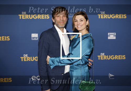 Rotterdam 13 maart 2024
Premiere de terugreis met oa Martin v Waardenberg en Leny Breederveld. Evi Hanssen en partner Kurt Loyens