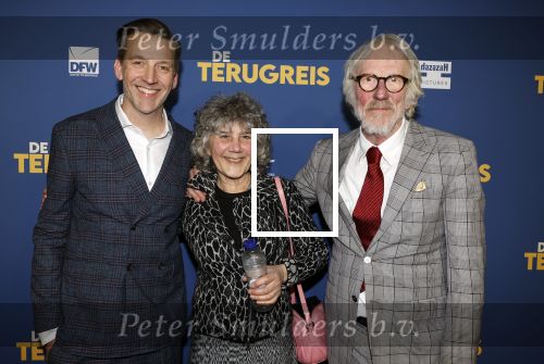 Rotterdam 13 maart 2024
Premiere de terugreis met oa Martin v Waardenberg en Leny Breederveld. Freek de Jonge met partner Hella en hun zoon Jelle de Jong