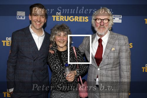 Rotterdam 13 maart 2024
Premiere de terugreis met oa Martin v Waardenberg en Leny Breederveld. Freek de Jonge met partner Hella en hun zoon Jelle de Jong
