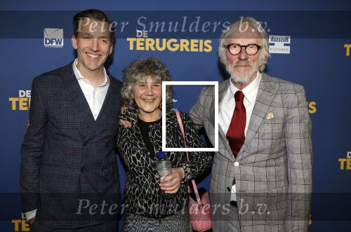 Rotterdam 13 maart 2024
Premiere de terugreis met oa Martin v Waardenberg en Leny Breederveld. Freek de Jonge met partner Hella en hun zoon Jelle de Jong