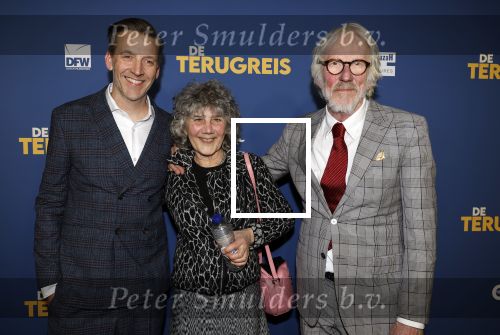 Rotterdam 13 maart 2024
Premiere de terugreis met oa Martin v Waardenberg en Leny Breederveld. Freek de Jonge met partner Hella en hun zoon Jelle de Jong