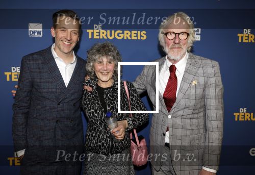 Rotterdam 13 maart 2024
Premiere de terugreis met oa Martin v Waardenberg en Leny Breederveld. Freek de Jonge met partner Hella en hun zoon Jelle de Jong