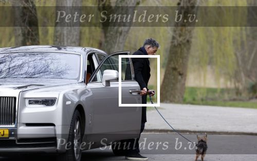Amsterdam 9 maart 2024
Gerard Spong rijdt met zijn Rolls Royce naar het park om zijn hond uit te laten.