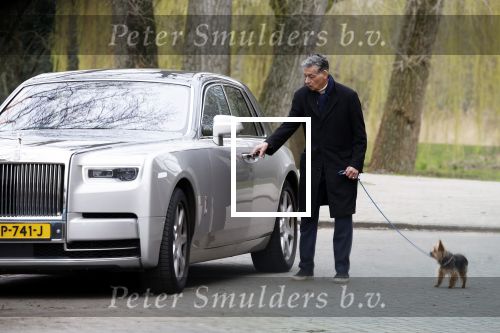 Amsterdam 9 maart 2024
Gerard Spong rijdt met zijn Rolls Royce naar het park om zijn hond uit te laten.