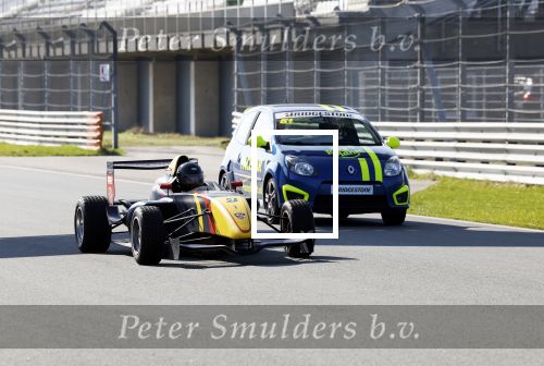 Zandvoort 8 maart 2024
Opnames beat the Pro met oa Glenn Helder Thomas Berge Andre Dongelmans Billy Dans Lavezzi Rutjes Nathan Rutjes en Dj Lafuente ( Job Smeltzer) . Bjorn Remmerswaal is de presentator . De opnames vinden plaats op het circuit Zandvoort.