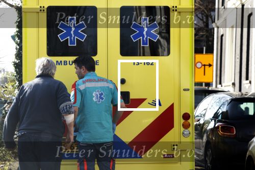 Amsterdam 7 maart 2024
Hans v d Togt wordt met de ambulance opgehaald bij zijn woonark / woonboot en daarna met loeiende sirenes naar het AMC gebracht.