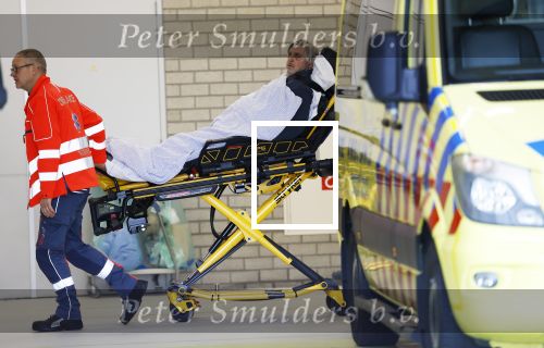 Amsterdam 7 maart 2024
Hans v d Togt wordt met de ambulance opgehaald bij zijn woonark / woonboot en daarna met loeiende sirenes naar het AMC gebracht.