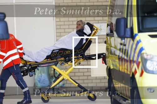 Amsterdam 7 maart 2024
Hans v d Togt wordt met de ambulance opgehaald bij zijn woonark / woonboot en daarna met loeiende sirenes naar het AMC gebracht.