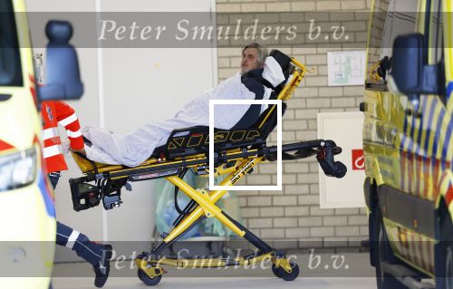 Amsterdam 7 maart 2024
Hans v d Togt wordt met de ambulance opgehaald bij zijn woonark / woonboot en daarna met loeiende sirenes naar het AMC gebracht.