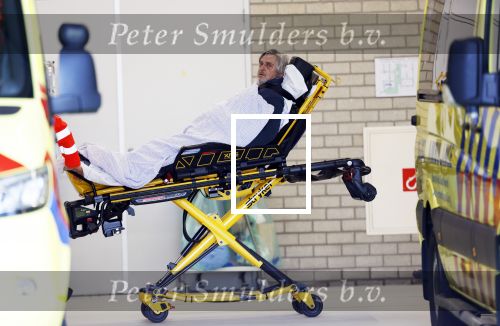Amsterdam 7 maart 2024
Hans v d Togt wordt met de ambulance opgehaald bij zijn woonark / woonboot en daarna met loeiende sirenes naar het AMC gebracht.