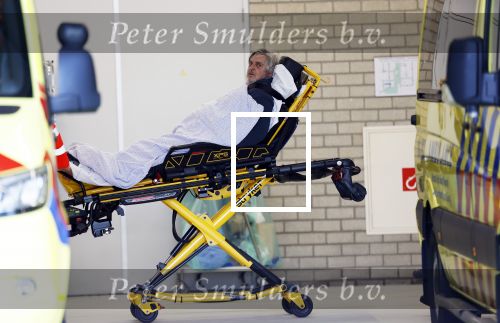 Amsterdam 7 maart 2024
Hans v d Togt wordt met de ambulance opgehaald bij zijn woonark / woonboot en daarna met loeiende sirenes naar het AMC gebracht.