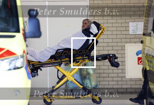 Amsterdam 7 maart 2024
Hans v d Togt wordt met de ambulance opgehaald bij zijn woonark / woonboot en daarna met loeiende sirenes naar het AMC gebracht.