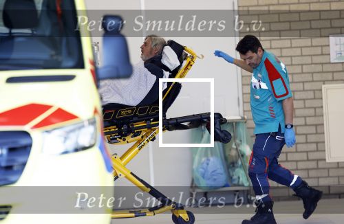 Amsterdam 7 maart 2024
Hans v d Togt wordt met de ambulance opgehaald bij zijn woonark / woonboot en daarna met loeiende sirenes naar het AMC gebracht.