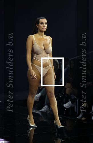 Amsterdam 5 maart 2024
Modeshow Hunkemoller in de westergasfabriek . Oa Loiza lamers loopt mee.
