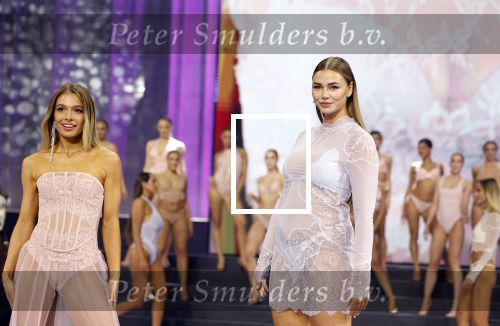 Amsterdam 5 maart 2024
Modeshow Hunkemoller in de westergasfabriek . Oa Loiza lamers loopt mee.
