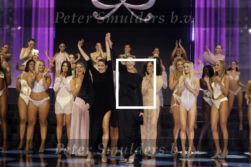 Amsterdam 5 maart 2024
Modeshow Hunkemoller in de westergasfabriek . Oa Loiza lamers loopt mee.