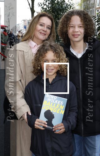 Amsterdam 27 maart 2024
Boekpresentatie Nino Wilkes in boom boom Chicago. Irene Avogadri met zoons