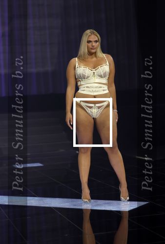 Amsterdam 5 maart 2024
Modeshow Hunkemoller in de westergasfabriek . Oa Loiza lamers loopt mee. Isadee Jansen