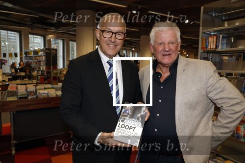 Rotterdam 1 maart 2024
Boekpresntatie Jaap v Deurzen bij boekenwinkel Donner in Rotterdam. Jaap v Deurzen met burgemeester Aboutaleb van Rotterdam