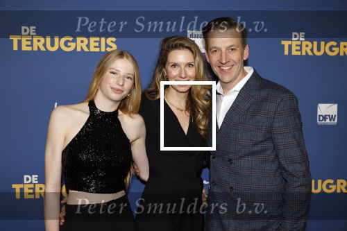 Rotterdam 13 maart 2024
Premiere de terugreis met oa Martin v Waardenberg en Leny Breederveld. Jelle de Jong en partner Suzanne Verzuu

 en dochter