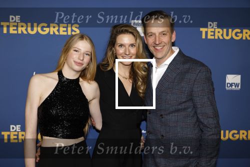 Rotterdam 13 maart 2024
Premiere de terugreis met oa Martin v Waardenberg en Leny Breederveld. Jelle de Jong en partner Suzanne Verzuu

 en dochter