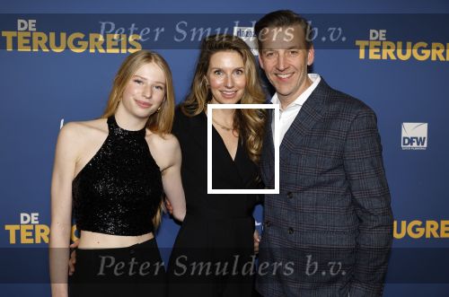 Rotterdam 13 maart 2024
Premiere de terugreis met oa Martin v Waardenberg en Leny Breederveld. Jelle de Jong en partner Suzanne Verzuu

 en dochter