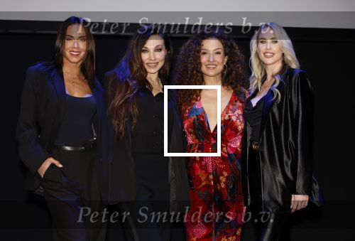 Amsterdam 14 maart 2024
Presentatie nieuwe show Hans Klok in Carre . Katja Schuurman doet presentatie. V.l.n.r. Jenily Wagenmakers  Zarina Potapova Katja Schuurman en Bo Yael Ufkes