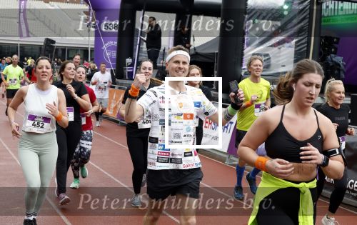 Amsterdam 16 maart 2024
Radio 538 run tbv het Prinses Maxima Centrum in het Olympisch stadion. Oa aanwezig 
Jeroen v Veen