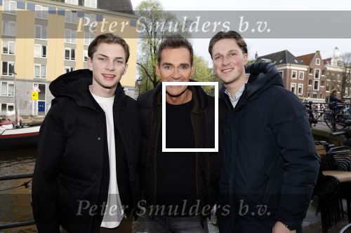 Amsterdam 21 maart 2024
Cd presentatie Billy Dans in de Jordaan. Jeroen v d Boom met zijn zoons Luuk en Daan