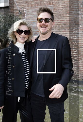 Amsterdam 19 maart 2024
Boekpresentatie Angelique Woudenberg in restaurant Breda. Johnny de Mol kwam met zijn vrouw Anouk Mol