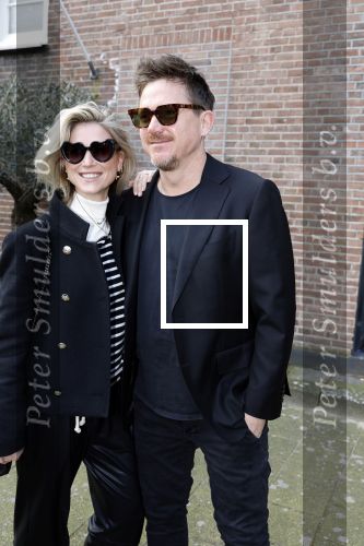 Amsterdam 19 maart 2024
Boekpresentatie Angelique Woudenberg in restaurant Breda. Johnny de Mol kwam met zijn vrouw Anouk Mol