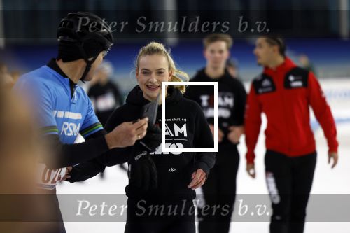 Heerenveen 24 maaart 2024
De hollandse 100 wordt dit jaar gereden in Thyalf . Aanwezig oa Prins Bernhard Prinses Annette Samuel v Vollenhoven Benjamin v Vollenhoven Prinses Margriet Mr Pieter v Vollenhoven Prins Maurits Lucas v Vollenhoven en  Prins Pieter Christiaan . Verder aanwezig Simon Keizer Bas Muijs (en vrouw) Marianne Timmer Benjamin Aslan Joy Beune Eduard Schaepman met zijn zoon en Rob Kamphues met vriendin.