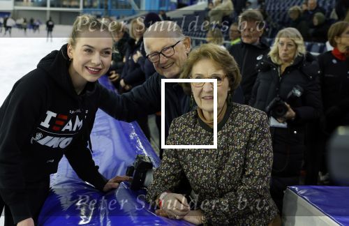 Heerenveen 24 maaart 2024
De hollandse 100 wordt dit jaar gereden in Thyalf . Aanwezig oa Prins Bernhard Prinses Annette Samuel v Vollenhoven Benjamin v Vollenhoven Prinses Margriet Mr Pieter v Vollenhoven Prins Maurits Lucas v Vollenhoven en  Prins Pieter Christiaan . Verder aanwezig Simon Keizer Bas Muijs (en vrouw) Marianne Timmer Benjamin Aslan Joy Beune Eduard Schaepman met zijn zoon en Rob Kamphues met vriendin.