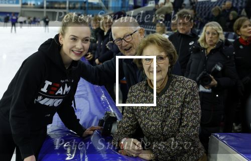 Heerenveen 24 maaart 2024
De hollandse 100 wordt dit jaar gereden in Thyalf . Aanwezig oa Prins Bernhard Prinses Annette Samuel v Vollenhoven Benjamin v Vollenhoven Prinses Margriet Mr Pieter v Vollenhoven Prins Maurits Lucas v Vollenhoven en  Prins Pieter Christiaan . Verder aanwezig Simon Keizer Bas Muijs (en vrouw) Marianne Timmer Benjamin Aslan Joy Beune Eduard Schaepman met zijn zoon en Rob Kamphues met vriendin.