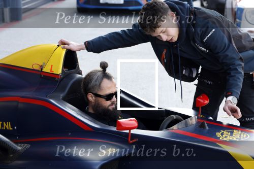 Zandvoort 8 maart 2024
Opnames beat the Pro met oa Glenn Helder Thomas Berge Andre Dongelmans Billy Dans Lavezzi Rutjes Nathan Rutjes en Dj Lafuente ( Job Smeltzer) . Bjorn Remmerswaal is de presentator . De opnames vinden plaats op het circuit Zandvoort.