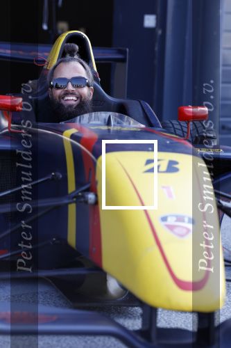 Zandvoort 8 maart 2024
Opnames beat the Pro met oa Glenn Helder Thomas Berge Andre Dongelmans Billy Dans Lavezzi Rutjes Nathan Rutjes en Dj Lafuente ( Job Smeltzer) . Bjorn Remmerswaal is de presentator . De opnames vinden plaats op het circuit Zandvoort.