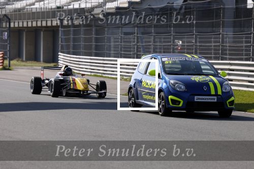 Zandvoort 8 maart 2024
Opnames beat the Pro met oa Glenn Helder Thomas Berge Andre Dongelmans Billy Dans Lavezzi Rutjes Nathan Rutjes en Dj Lafuente ( Job Smeltzer) . Bjorn Remmerswaal is de presentator . De opnames vinden plaats op het circuit Zandvoort.