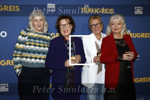 Rotterdam 13 maart 2024
Premiere de terugreis met oa Martin v Waardenberg en Leny Breederveld. Lenie Breederveld met Beppie Melissen  Joike Tjalsma en Raymonde de Kuyper