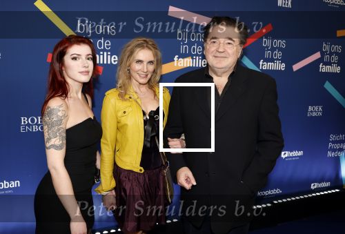 Amsterdam 15 maart 2024
Boekenbal in de stadschouwburg.  Leon de Winter met partner Jessica Durlacher en dochter