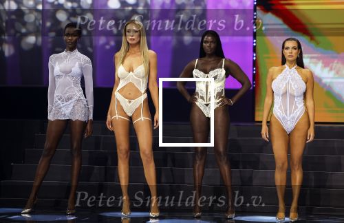 Amsterdam 5 maart 2024
Modeshow Hunkemoller in de westergasfabriek . Oa Loiza lamers loopt mee.