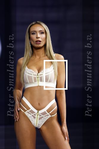 Amsterdam 5 maart 2024
Modeshow Hunkemoller in de westergasfabriek . Oa Loiza lamers loopt mee.