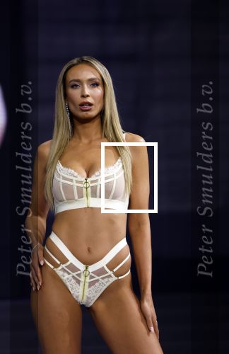 Amsterdam 5 maart 2024
Modeshow Hunkemoller in de westergasfabriek . Oa Loiza lamers loopt mee.