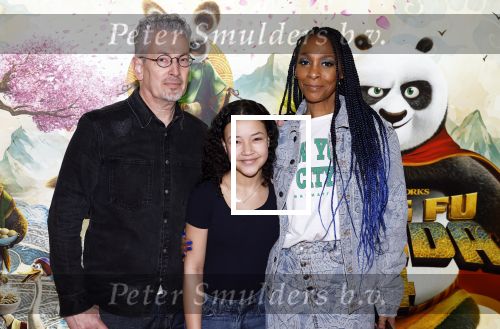 Amsterdam 10 maart 2024
Premiere Kung Fu Panda in de pathe Arena. Lucretia v d Vloot met man en dochter
