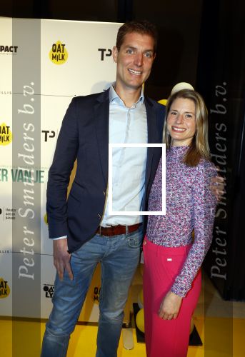 Den Bosch 23 maart 2024
Premiere ver van je bed in theater de Parade. Maarten v d Weijden met zijn vrouw
