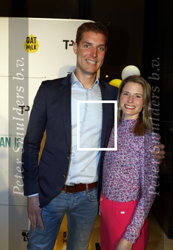 Den Bosch 23 maart 2024
Premiere ver van je bed in theater de Parade. Maarten v d Weijden met zijn vrouw