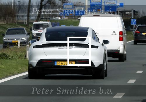 Hoogwoud 29 maart 2024
Marco Borsato en een vriend bij tuincentrum de Boet . Marco ging daar naartoe in zijn porsche Taycan.