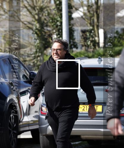Hoogwoud 29 maart 2024
Marco Borsato en een vriend bij tuincentrum de Boet . Marco ging daar naartoe in zijn porsche Taycan.